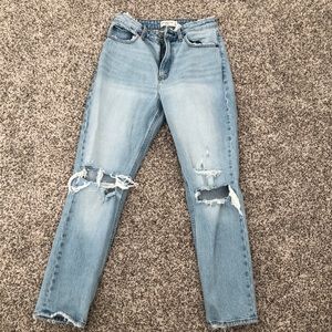 Abercrombie High Rise Mom Jean 27L